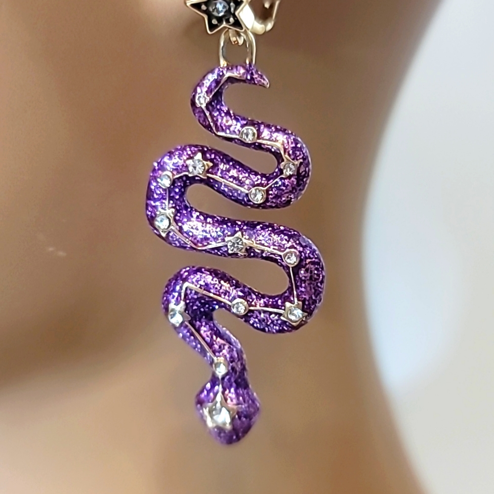 Betsey Johnson HEAVENLY CREATURES SNAKE MISMATCH EARRINGS PURPLE - Picture 4 of 8